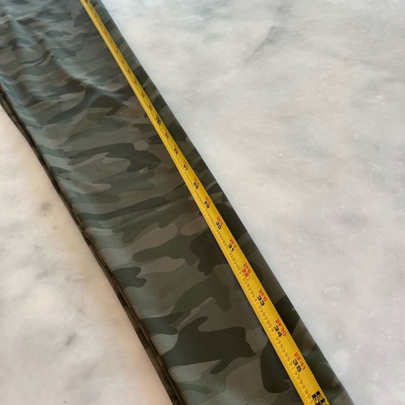 Onzie Moss Camo Leggings. High waist. Army green. S/M - Picture 10 of 13